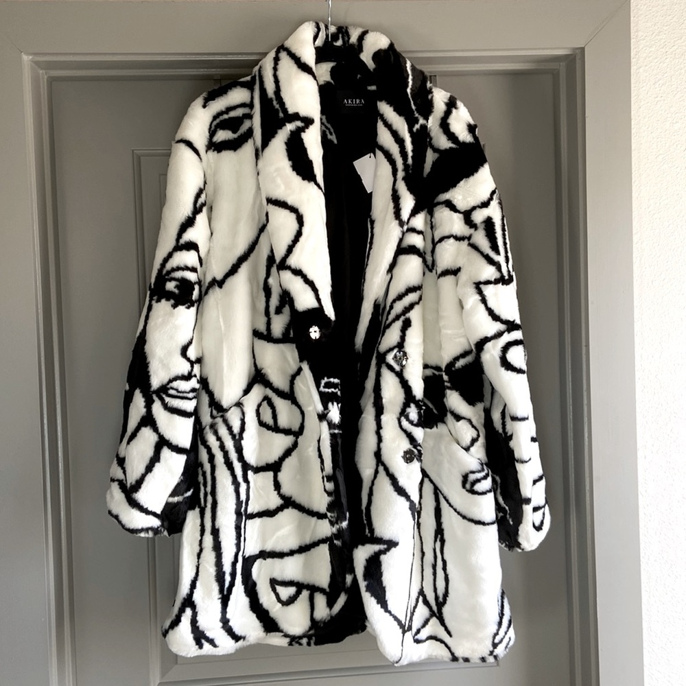 Faces coat